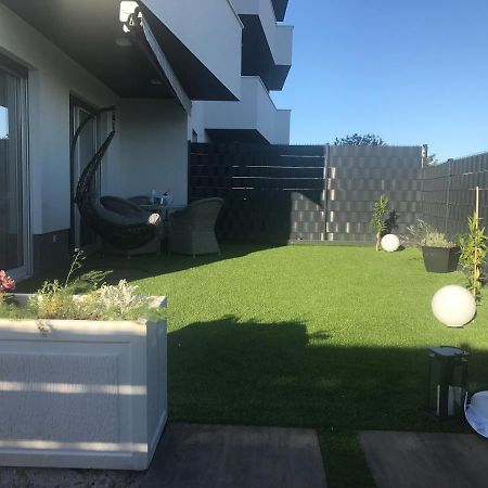 Hedonist-Luxury 2 Bedroom Apartment With Private Hot Tub, Garden And Free Parking Trogir Dış mekan fotoğraf