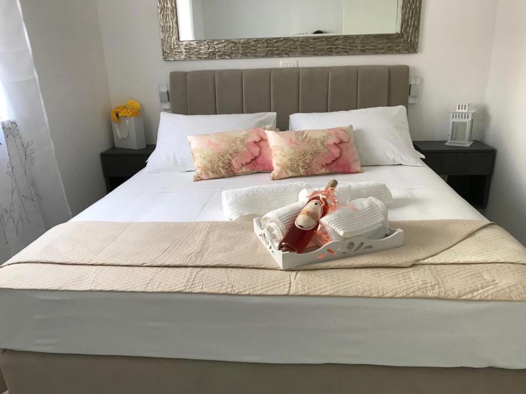 Hedonist-Luxury 2 Bedroom Apartment With Private Hot Tub, Garden And Free Parking Trogir Dış mekan fotoğraf