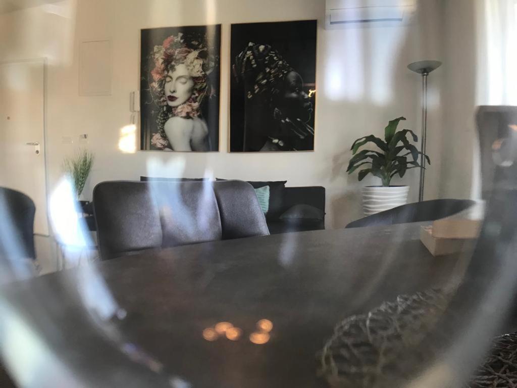 Hedonist-Luxury 2 Bedroom Apartment With Private Hot Tub, Garden And Free Parking Trogir Dış mekan fotoğraf