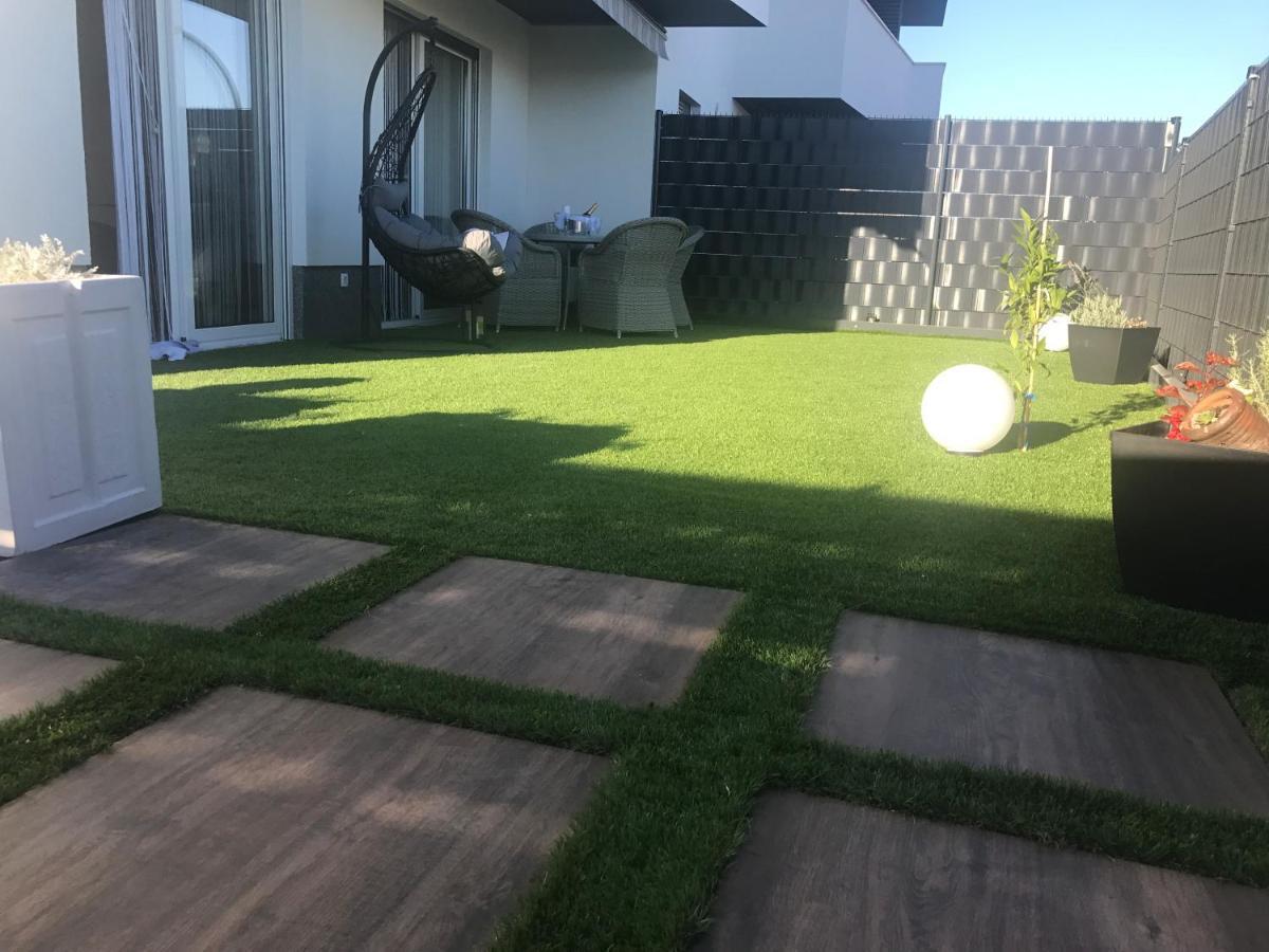 Hedonist-Luxury 2 Bedroom Apartment With Private Hot Tub, Garden And Free Parking Trogir Dış mekan fotoğraf