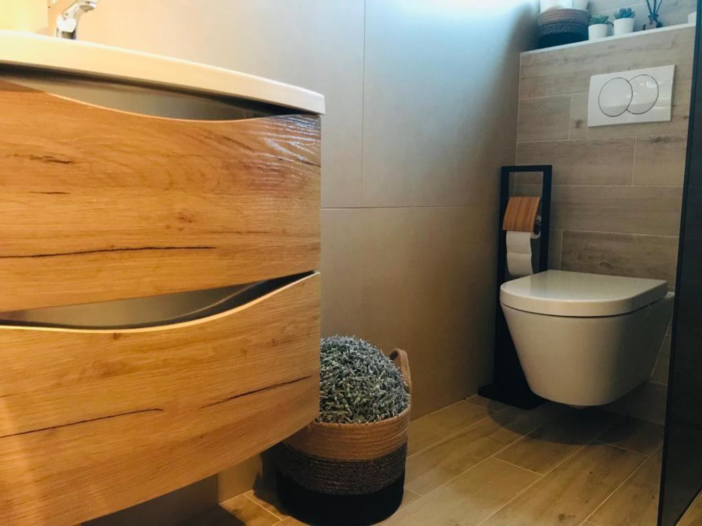 Hedonist-Luxury 2 Bedroom Apartment With Private Hot Tub, Garden And Free Parking Trogir Dış mekan fotoğraf