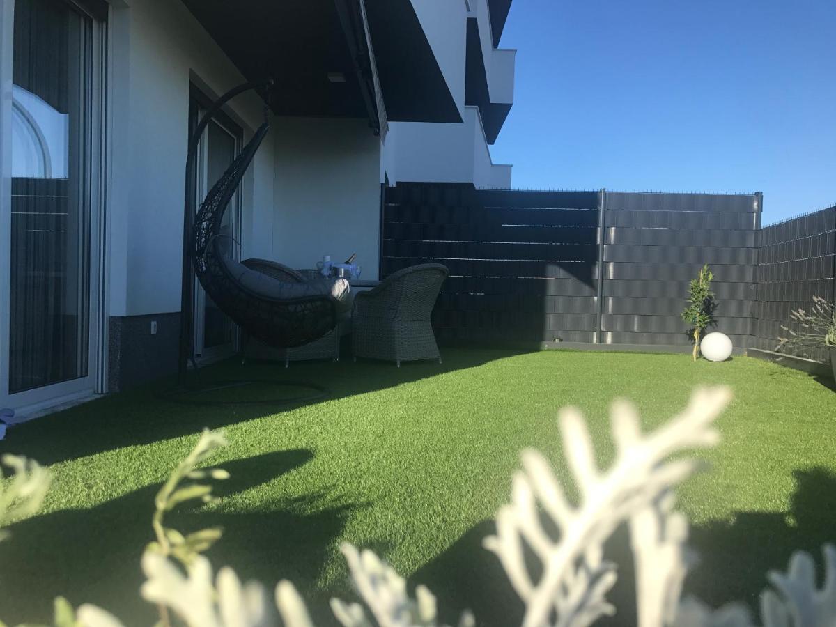 Hedonist-Luxury 2 Bedroom Apartment With Private Hot Tub, Garden And Free Parking Trogir Dış mekan fotoğraf