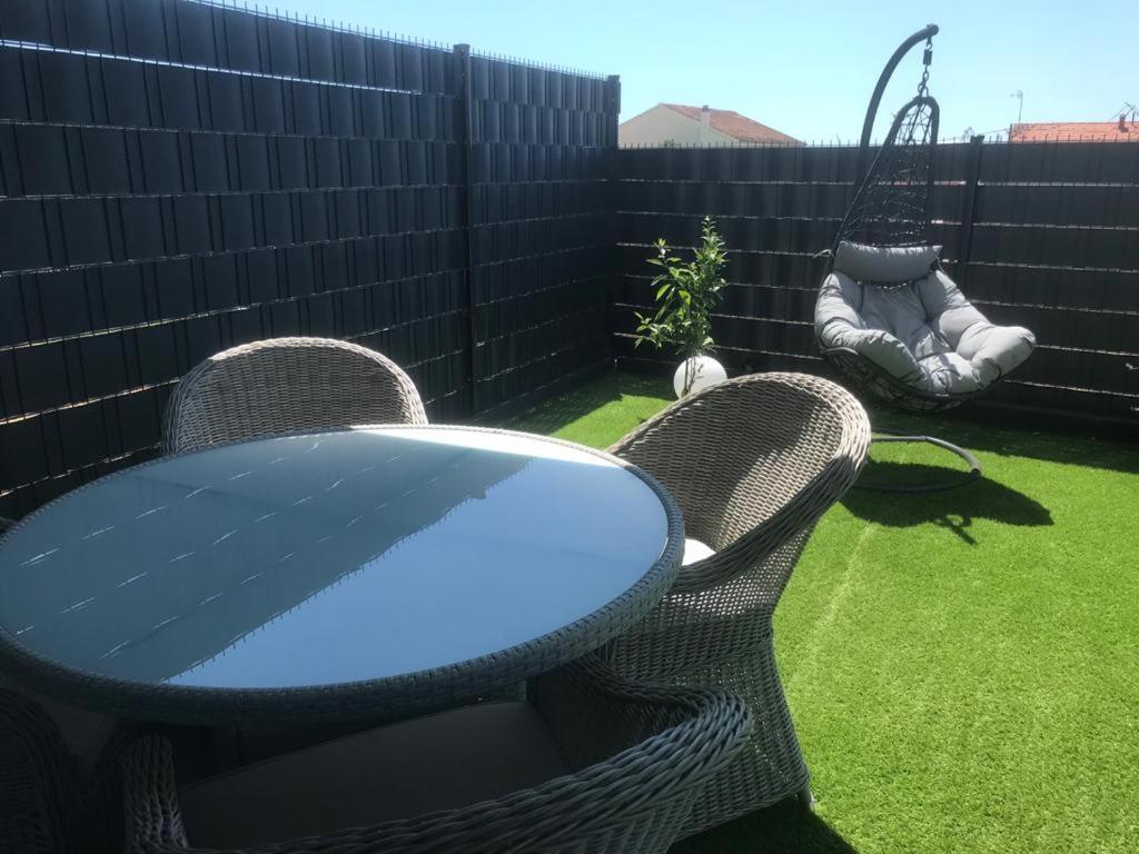 Hedonist-Luxury 2 Bedroom Apartment With Private Hot Tub, Garden And Free Parking Trogir Dış mekan fotoğraf